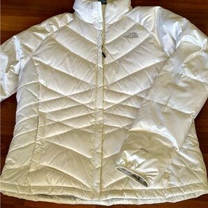 The North Face 550 White Jacket